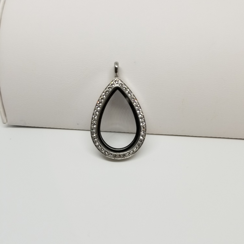 Origami  Owl tear drop locket